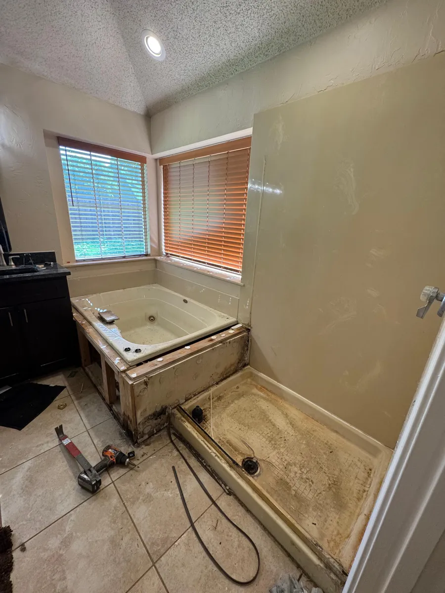 Before - old acrylic panel shower and jetted tub, Plano TX